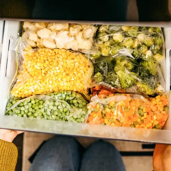 8 продуктів, які ви не заморожуєте, але варто: секрети збереження свіжості