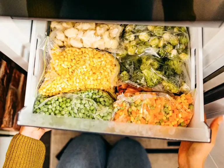 8 продуктів, які ви не заморожуєте, але варто: секрети збереження свіжості 36