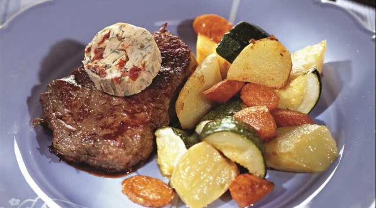 Ніжний телячий стейк: покроковий рецепт з фото для вишуканої вечері 15