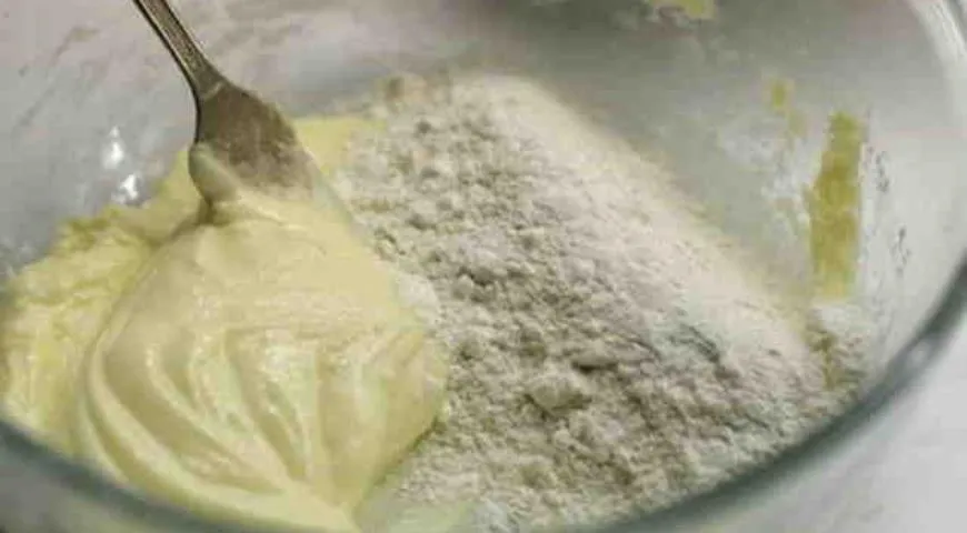 Класична яблучна шарлотка: покроковий рецепт з фото від автора Анастасії 3