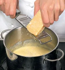 Ніжний яєчний рулет з рибою: легкий рецепт для смачного перекусу 3