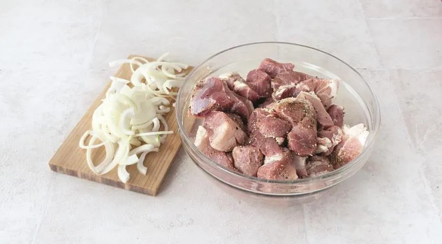 Класичний шашлик зі свинини з цибулею: покроковий рецепт із фото 2