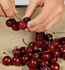 Чарівний черешневий лікер: покроковий рецепт з фото 2