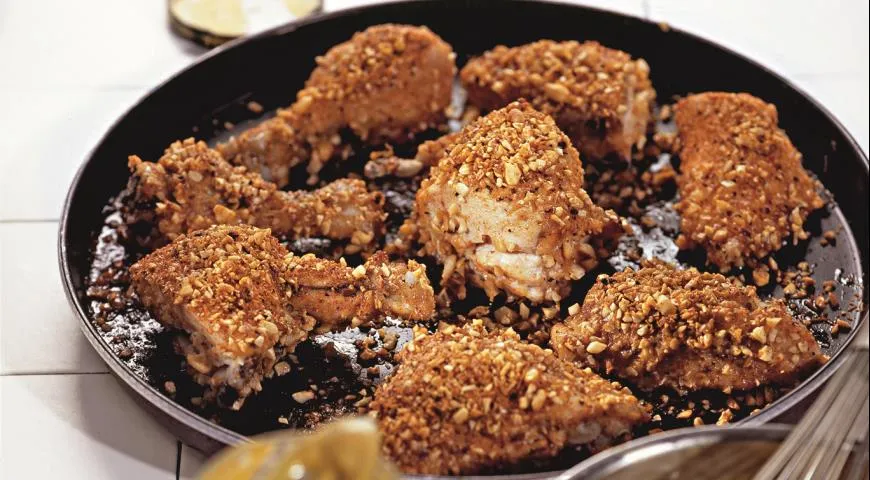 Ніжне куряче філе у медово-гірчичному соусі: простий рецепт із фото