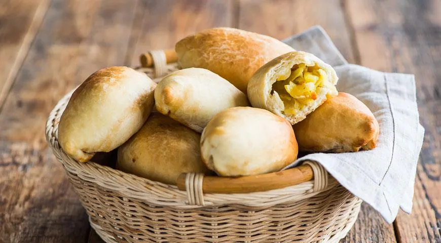 Пісні пиріжки з картоплею: покроковий рецепт з фото (198 ккал)