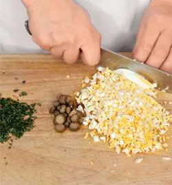 Ніжне куряче філе з пікантними каперсами: покроковий рецепт з фото 3