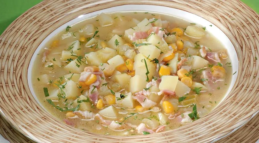 Ніжний кукурудзяний крем-суп з картоплею: легкий і поживний рецепт