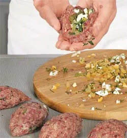 Соковиті курячі зрази, запечені в духовці: покроковий рецепт із фото 4