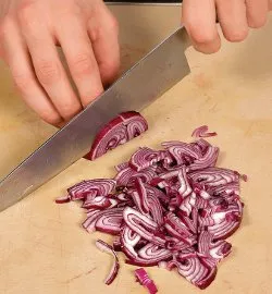 Грецький салат: освіжаючий рецепт з соковитими овочами та фетою 2