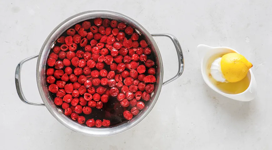 Духмяний компот із замороженої вишні: легкий та освіжаючий рецепт з фото 7