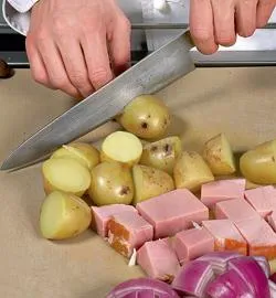 Ніжний шашлик зі свинячої шийки та картоплі: покроковий рецепт із фото 3