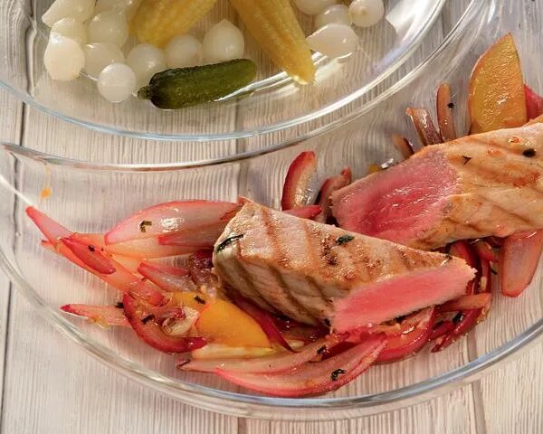 Ніжний тунець, смажений з соковитими нектаринами: покроковий рецепт із фото
