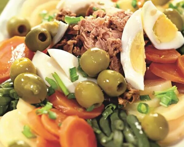 Нісуаз: Смачний салат з тунцем та овочами – детальний рецепт з фото