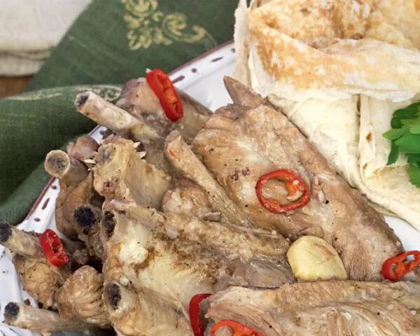 Свині реберця на пательні: апетитний рецепт за кроками з фото