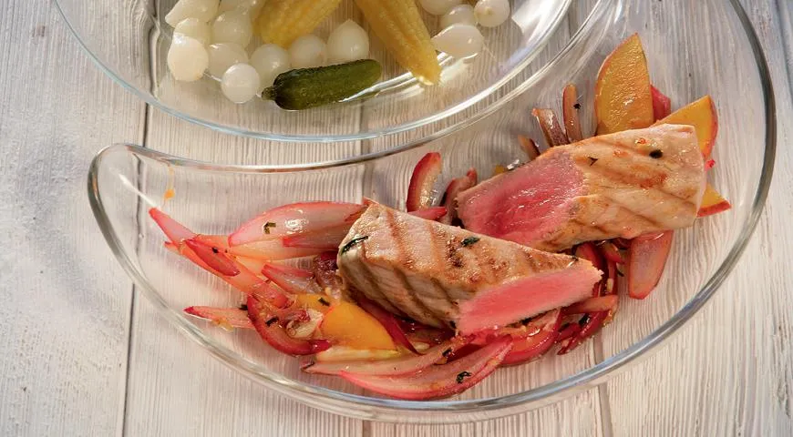 Ніжний тунець, смажений з соковитими нектаринами: покроковий рецепт із фото 2 Ніжний тунець, смажений з соковитими нектаринами: покроковий рецепт із фото 2