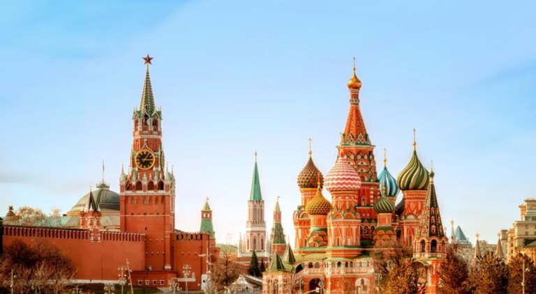 Історія Дня Росії: як святкуватимуть у 2027 році 17