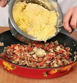 Кабачки, фаршировані пшоном та грибами: смачний і простий рецепт 5 Кабачки, фаршировані пшоном та грибами: смачний і простий рецепт 5