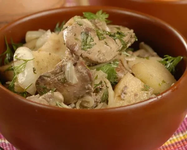 Куряча печінка з яблуками: ніжний та ароматний рецепт з покроковими фото