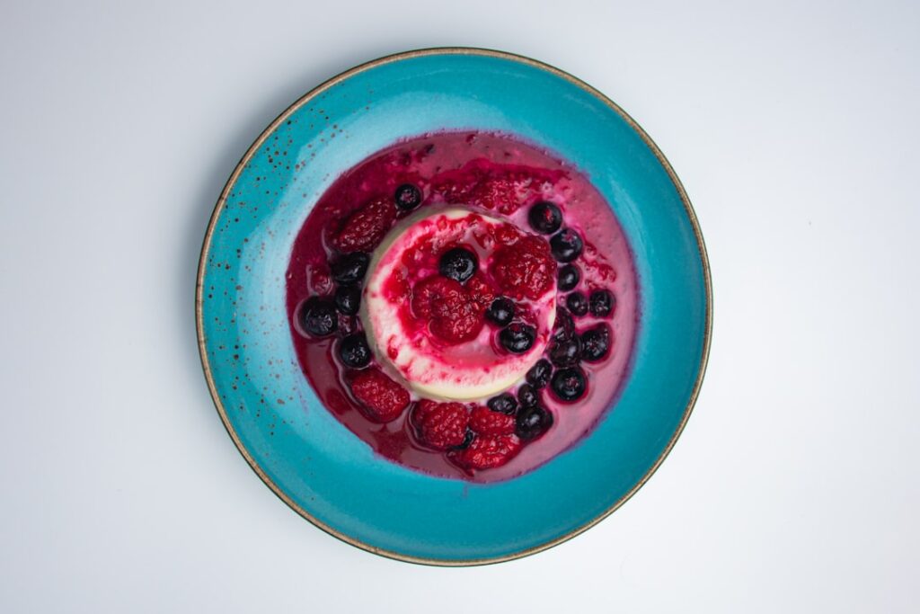 Ніжна панакота з лісовими ягодами: ваш ідеальний десерт 1