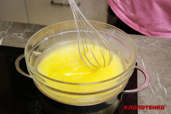 Огляд рецепта торта від Євгена Клопотенка: лимонний курд та крем-чіз 38