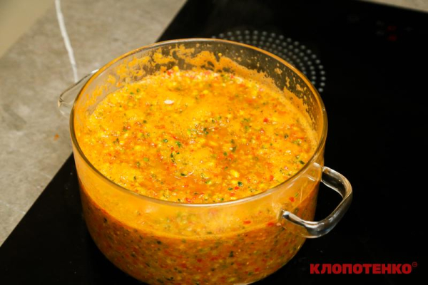Огляд соусу реліш з огірками та солодким перцем від Євгена Клопотенка: смак, текстура та застосування 29