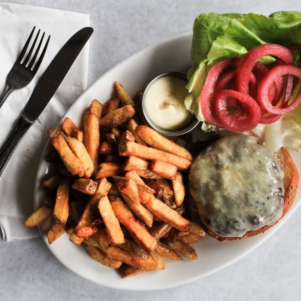 Огляд Diner Burger & Fries: чи виправдовує заклад свої гучні обіцянки 2