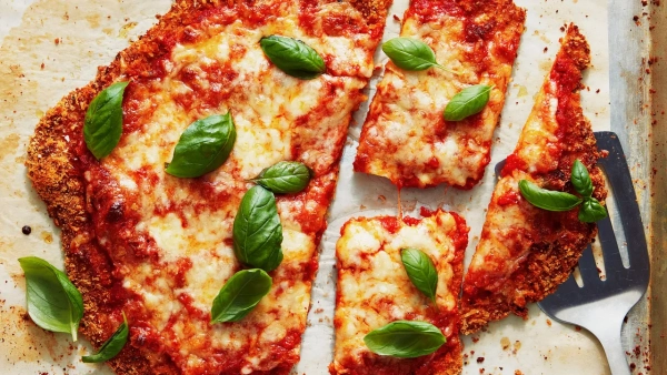 Огляд Chicken Parm: чи варто замовляти це величезне блюдо