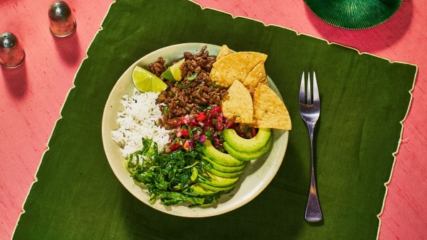 Огляд Spiced Beef Taco Bowls: новий тренд для вашого столу