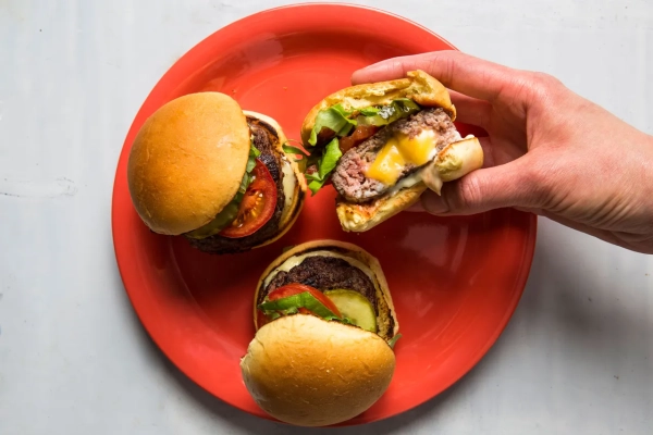 Огляд Juicy Lucy Sliders: чи справді ці бургери того варті? 2