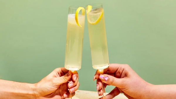 Огляд French 75: класичний коктейль, його історія та рецепт приготування