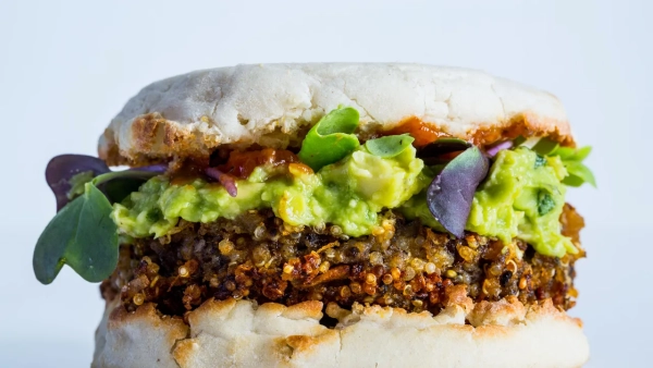Головна 182 Огляд Stellar Quinoa Burger: чи варто замовляти цю новинку