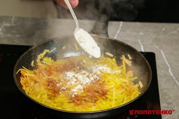 Пишні булочки з яблуками та корицею: покроковий рецепт з фото 6