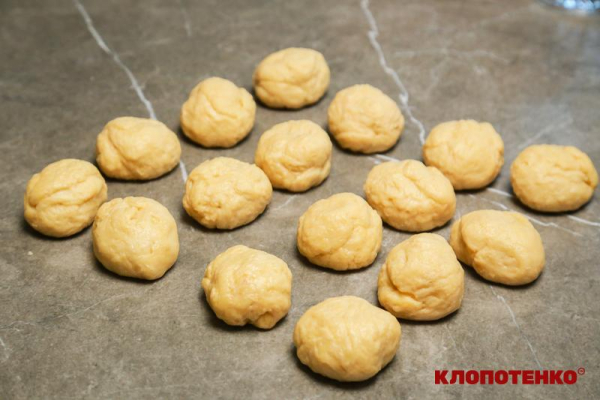 Пишні булочки з яблуками та корицею: покроковий рецепт з фото 7