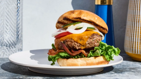 Огляд BLT Turkey Burgers: чи варта ця страва вашої уваги