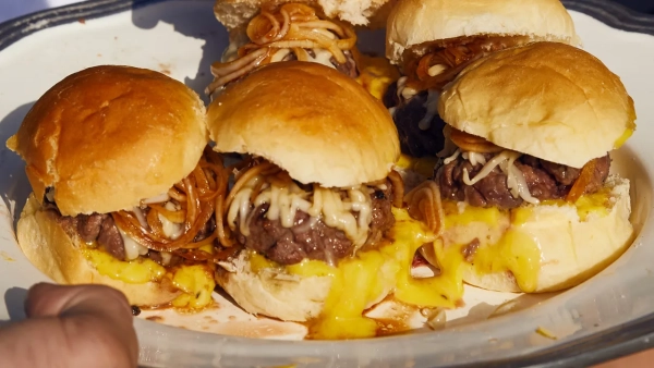 Review: Beef Sliders With Provolone and Balsamic Onions - How to Make Them Delicious 71