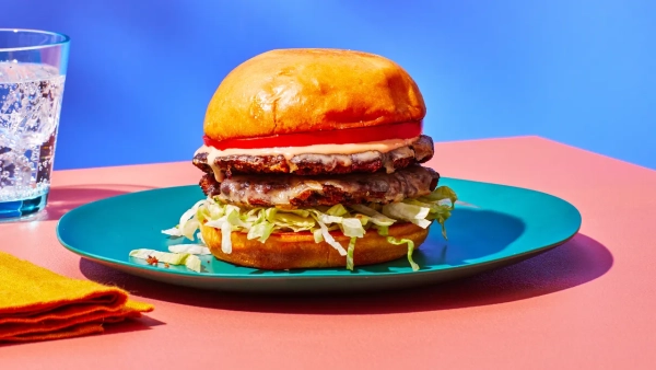Огляд Black Bean Smash Burger: чи варто спробувати цей вегетаріанський бургер