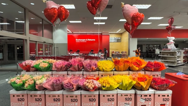 Огляд стратегій Walmart та Target у сфері продуктового рітейлу: відмінності та інновації