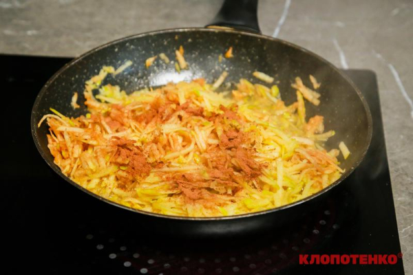 Пишні булочки з яблуками та корицею: покроковий рецепт з фото 5