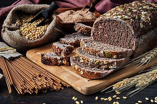 Цільнозернові продукти покращують кілька факторів ризику серцевих захворювань одночасно